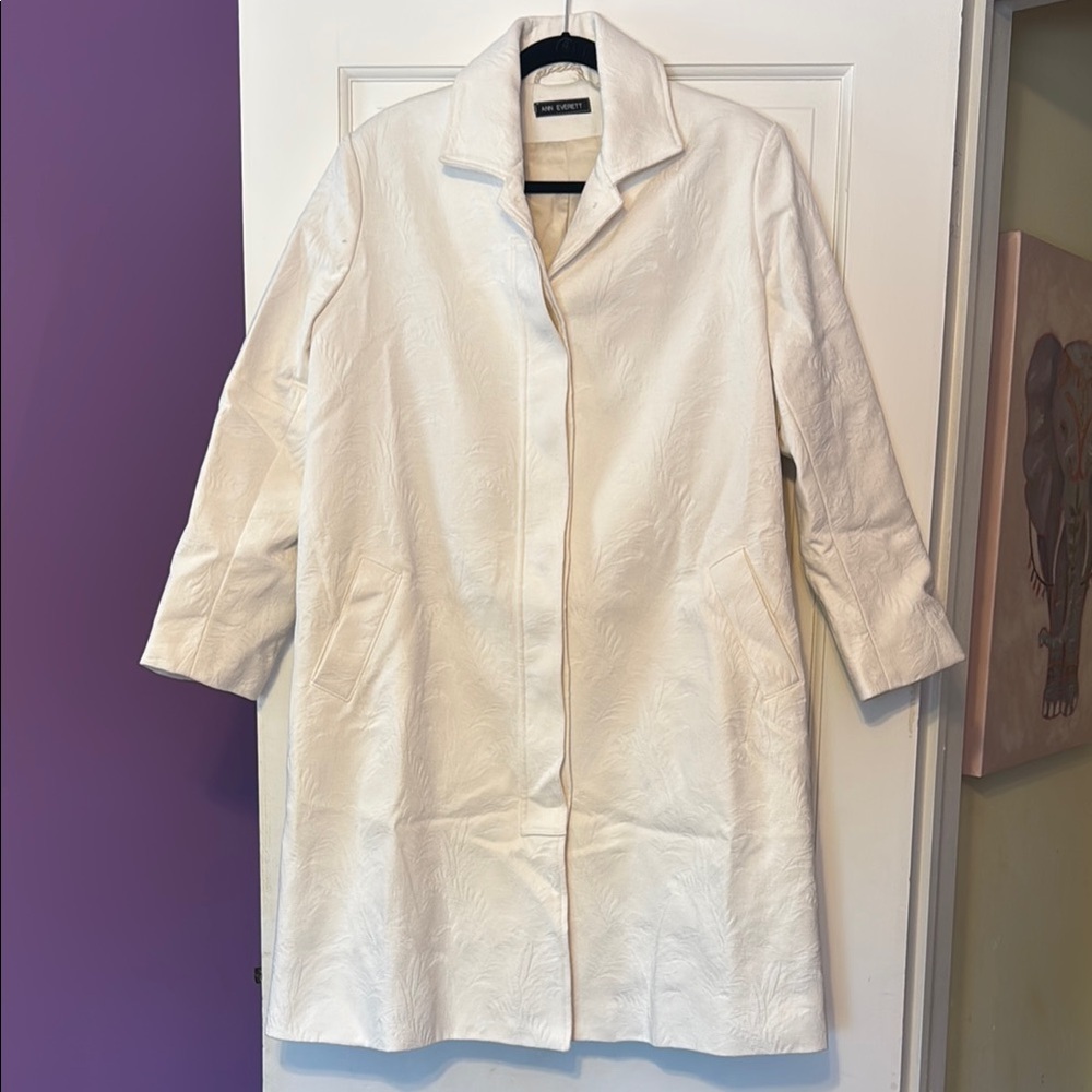 Chic White Textured Overcoat